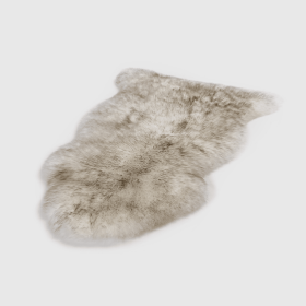 RUSTIC SHEEPSKIN SINGLE PELT RUG (Color: WOLF TIP, size: WOLF TIP)